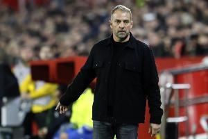 阿斯：弗里克归队后将制定季前赛计划，特别是解决门将冗余问题