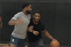 杨瀚森队友！开拓者后卫斯库特-亨德森夏日特训视频来袭😎