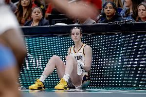 又添新伤~因腹股沟连伤13场的克拉克 月初训练还遭遇了轻微骨挫伤