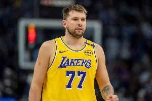 八村塁：我跟东契奇相处得特别自然 我总忘记他比我年纪还小