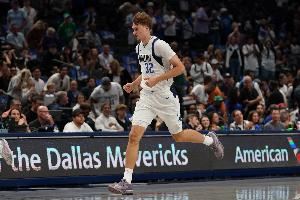 得继续冲击！弗拉格上半场7中4得9分1助1帽