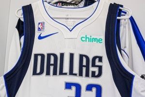 弗拉格首秀球衣亮相！赛后首秀补丁将被取下制成1of1球星卡