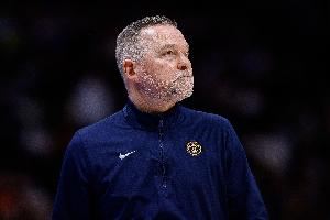 关键时刻断电！掘金比赛最后一分钟未得分 开拓者一波7-0逆转