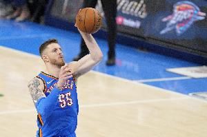 戴格诺特:哈滕刚来就很棒 但随着时间的推移他仍在不断进步