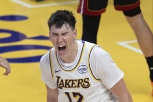 拉拉维亚谈失利:对手非常拼 他们打得比我们更拼